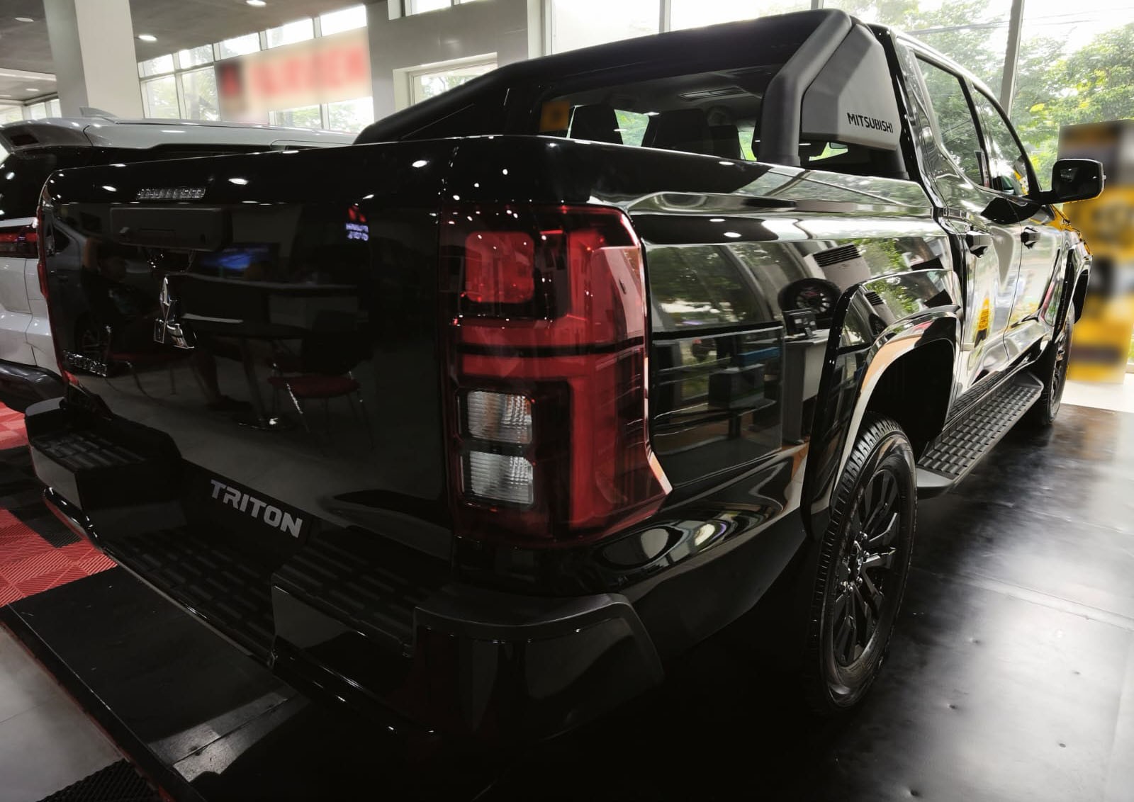 Used 1
                    MITSUBISHI
                     for Sale Image