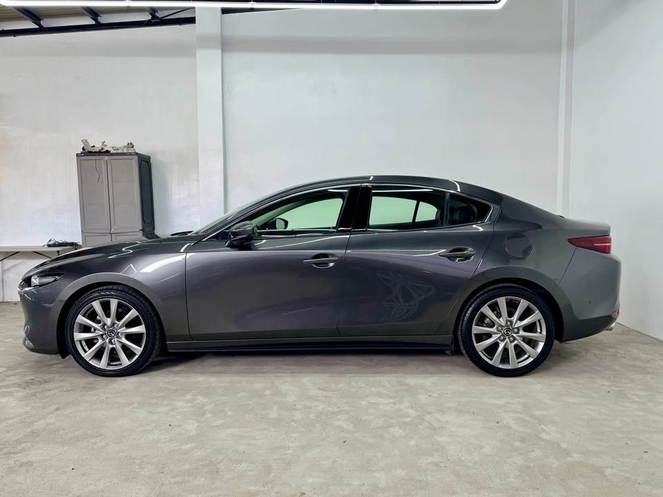 Used 1
                    MAZDA
                     for Sale Image