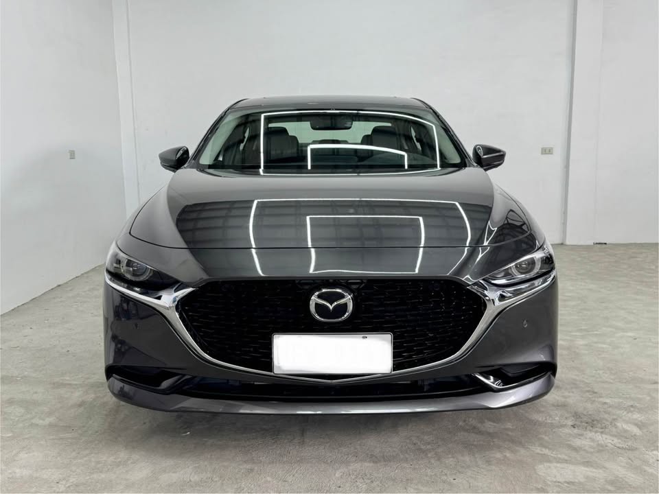 Used 1
                    MAZDA
                     for Sale Image