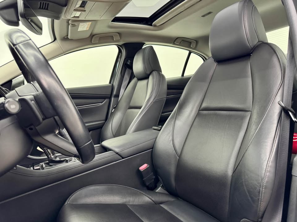 Used 1
                    MAZDA
                     for Sale Image