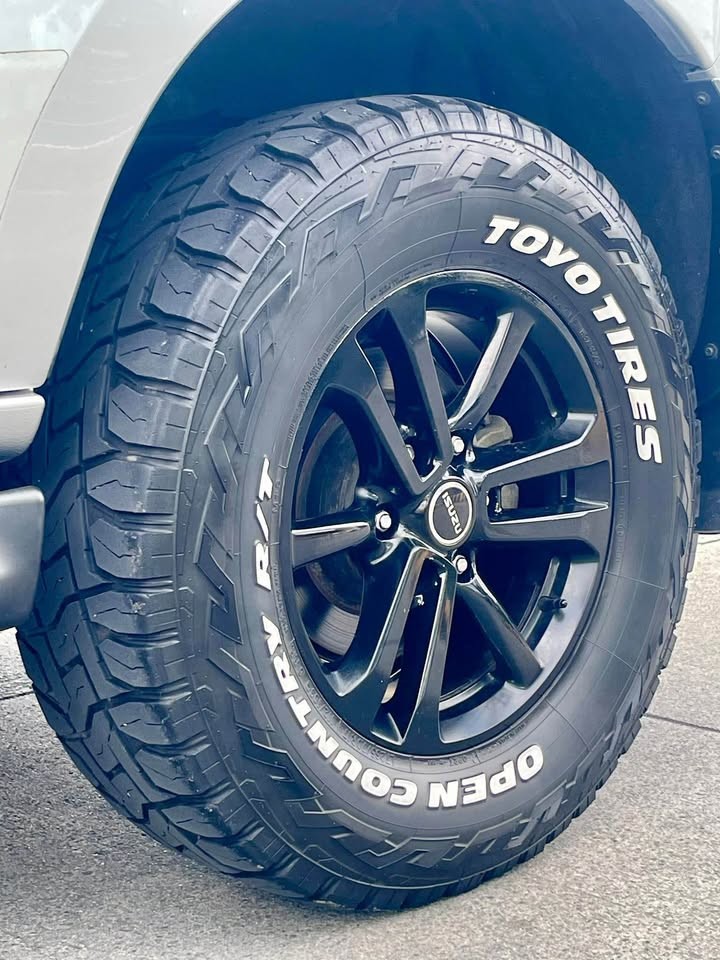 Used 1
                    ISUZU
                     for Sale Image