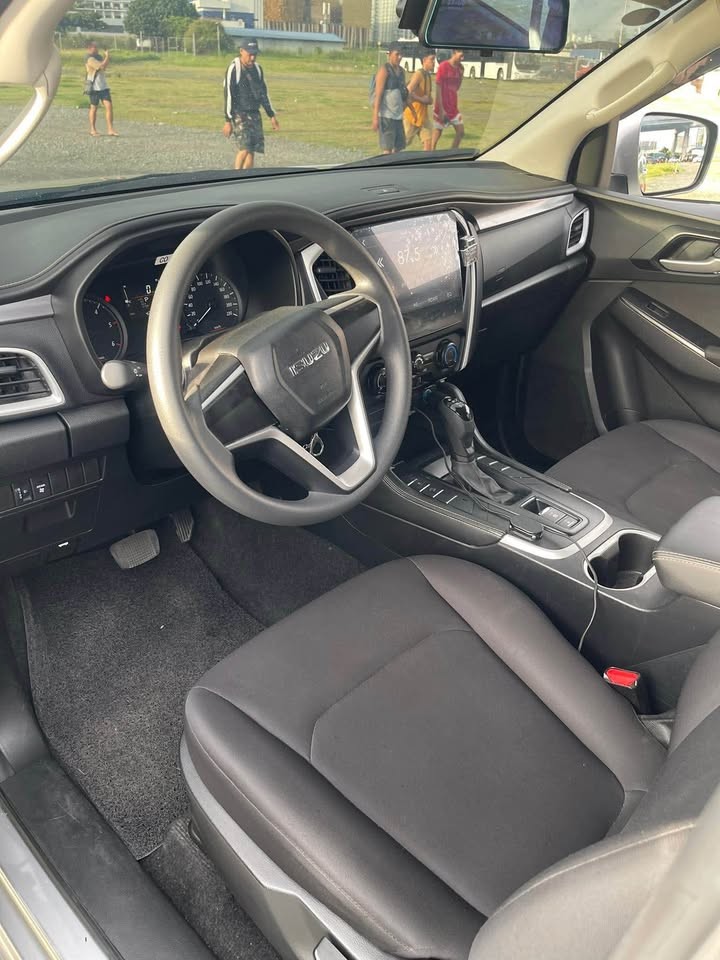 Used 1
                    ISUZU
                     for Sale Image