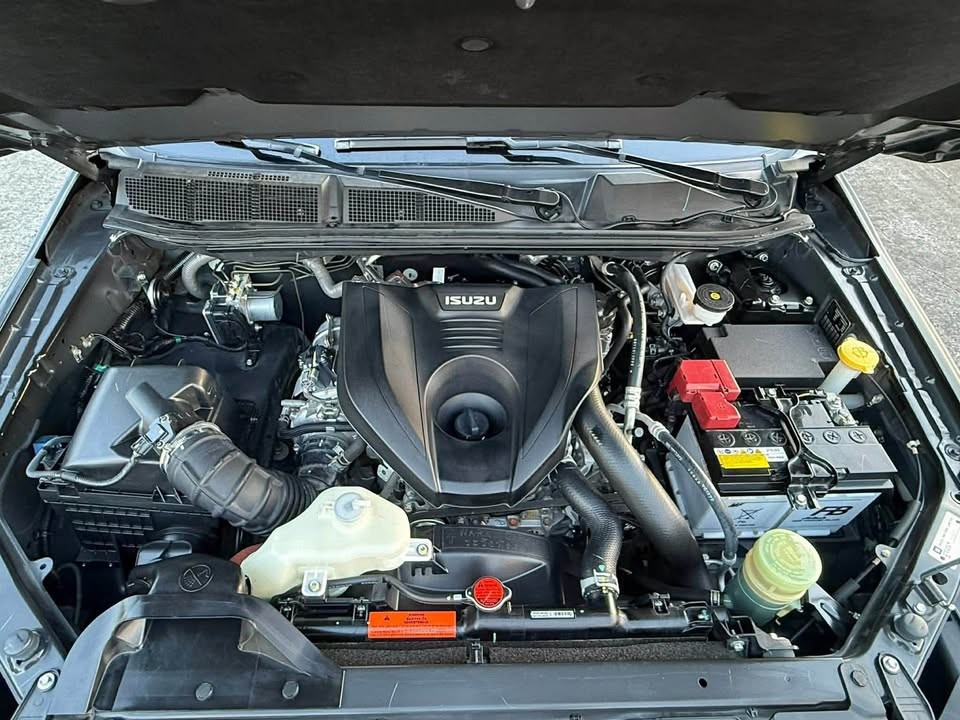 Used 1
                    ISUZU
                     for Sale Image