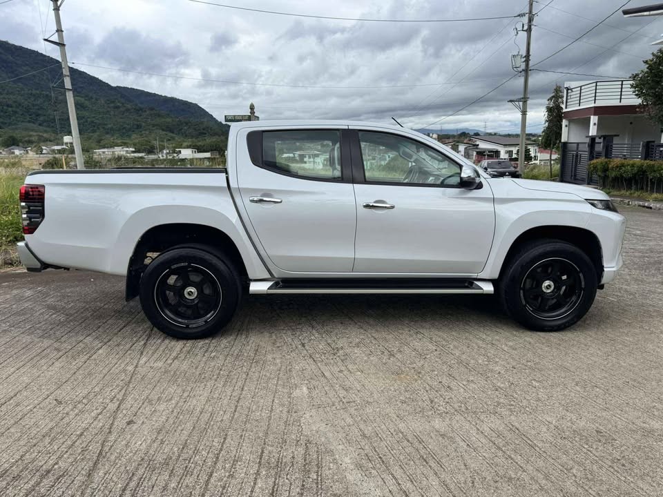 Used 1
                    MITSUBISHI
                     for Sale Image