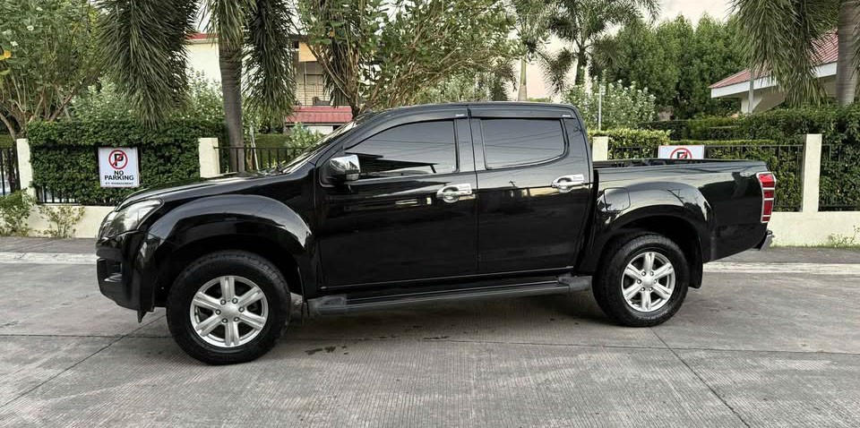 Used 1
                    ISUZU
                     for Sale Image