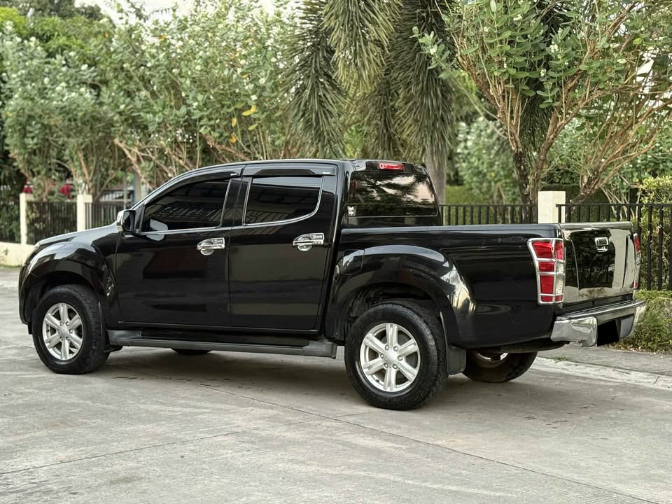 Used 1
                    ISUZU
                     for Sale Image