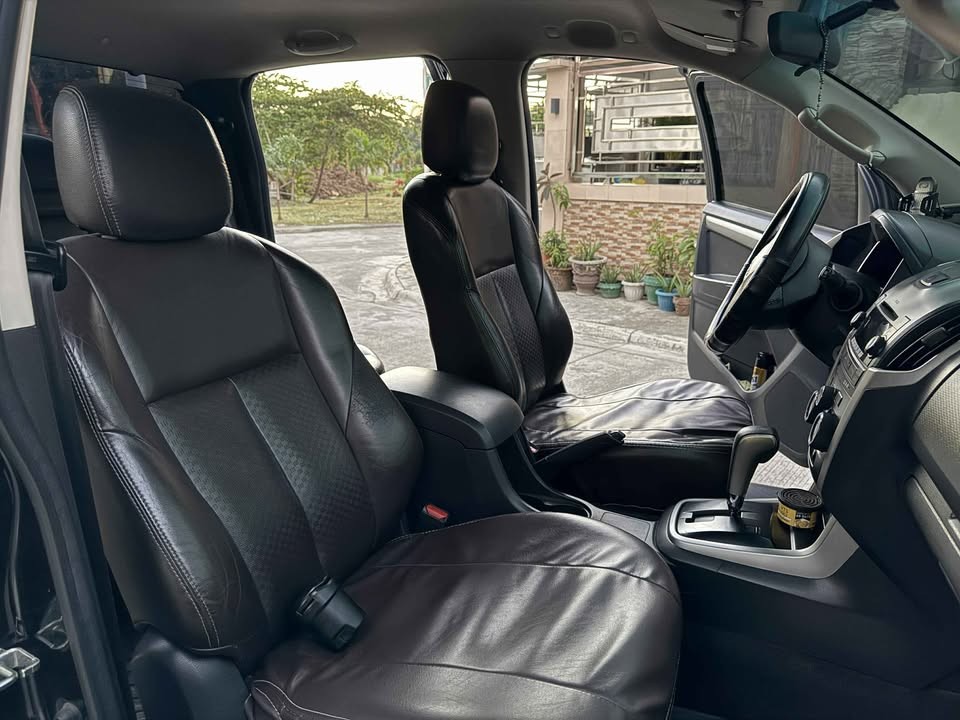 Used 1
                    ISUZU
                     for Sale Image