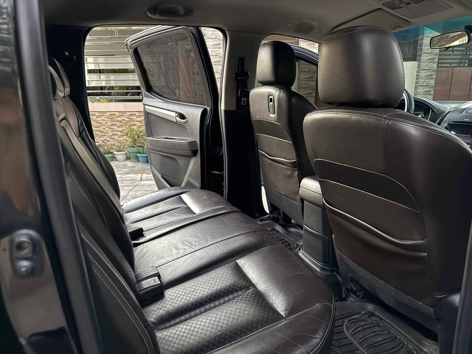 Used 1
                    ISUZU
                     for Sale Image