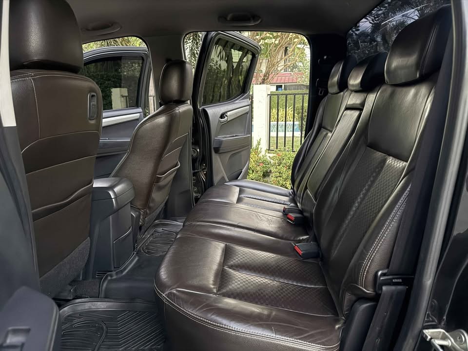 Used 1
                    ISUZU
                     for Sale Image