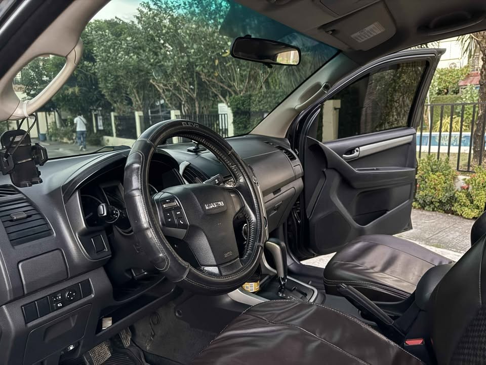 Used 1
                    ISUZU
                     for Sale Image