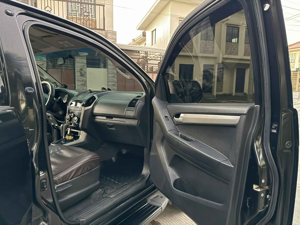 Used 1
                    ISUZU
                     for Sale Image