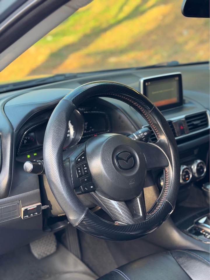 Used 1
                    MAZDA
                     for Sale Image